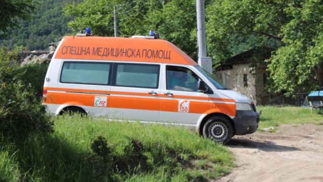 45 годишен мъж е нанесъл множество удари с брадва на
